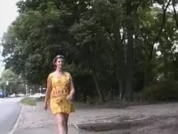 Die schwangere Frau lässt sich ihre Pussy ablecken